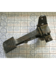 SELF CENTERING PEDAL 3011325